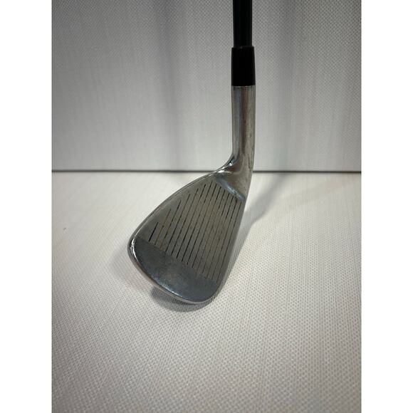 Titleist Select Custom Graphite Technology gold club 981 Iron 8 right handed - Picture 4 of 5